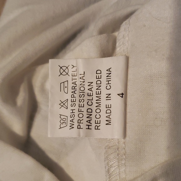 Annoyed Kitty Graphic T-Shirt - Picture 4 of 5